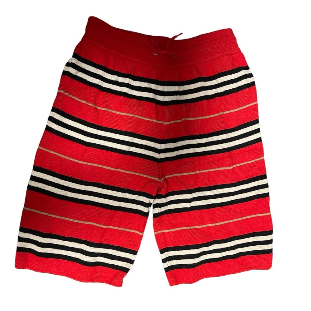 Burberry Red Pattern Shorts Size Medium